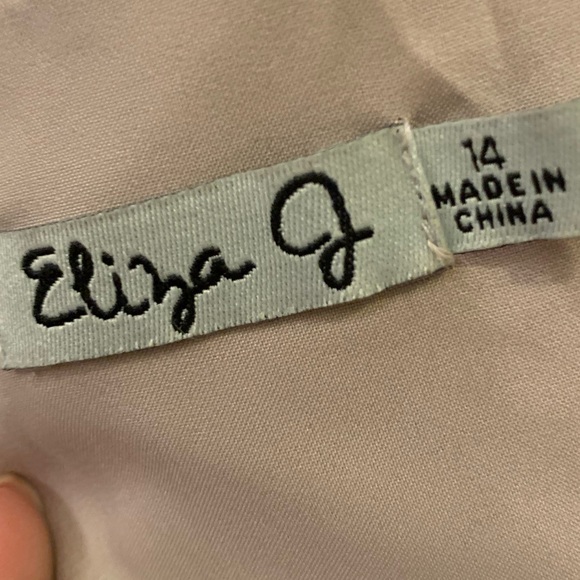 Like-New Purple Lace Cocktail Dress by Eliza J Size 14 with belt - Picture 4 of 4